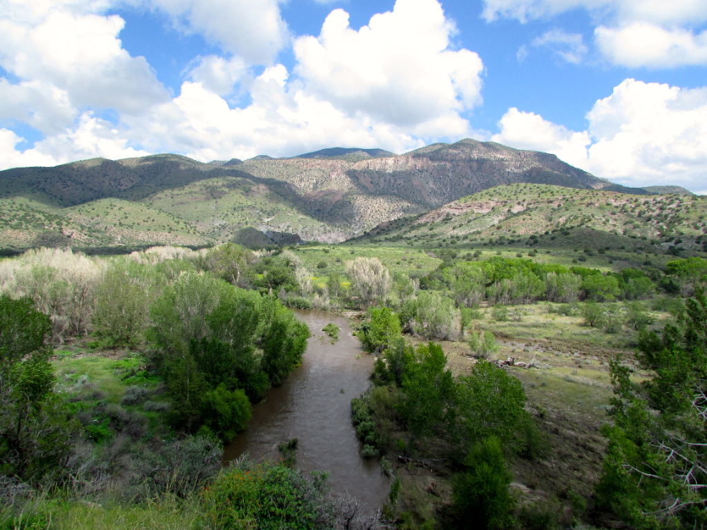 ‘A matter of life and death.’ New poll shows concern about environment among Latino voters